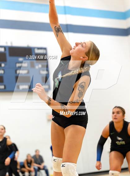 Thumbnail 1 in Robert C. Byrd vs. Martinsburg (Philip Barbour Tournament) photogallery.