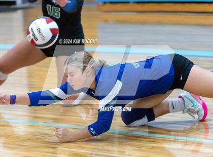 Thumbnail 3 in Robert C. Byrd vs. Martinsburg (Philip Barbour Tournament) photogallery.
