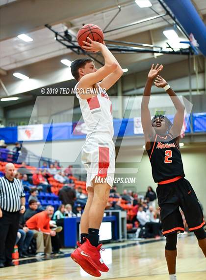 Thumbnail 2 in Atkins vs Lamar photogallery.
