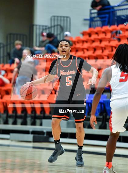 Thumbnail 2 in Atkins vs Lamar photogallery.