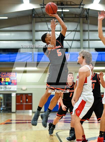 Thumbnail 2 in Atkins vs Lamar photogallery.