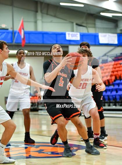 Thumbnail 1 in Atkins vs Lamar photogallery.