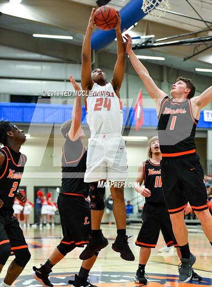 Thumbnail 2 in Atkins vs Lamar photogallery.