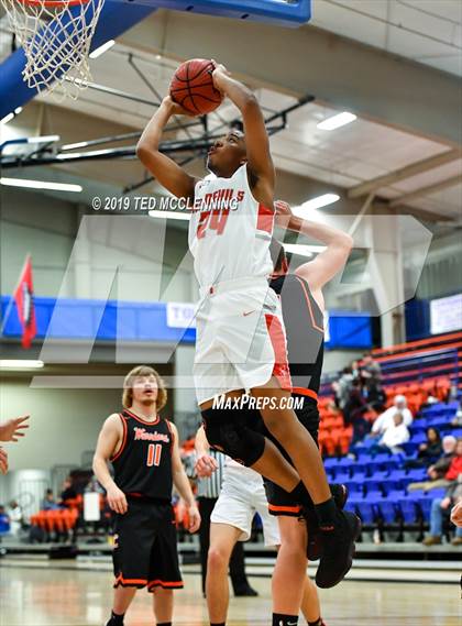 Thumbnail 2 in Atkins vs Lamar photogallery.