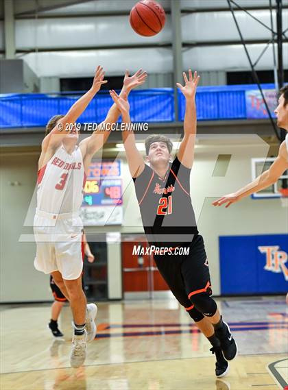 Thumbnail 1 in Atkins vs Lamar photogallery.
