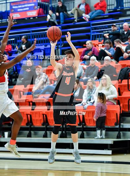 Thumbnail 3 in Atkins vs Lamar photogallery.