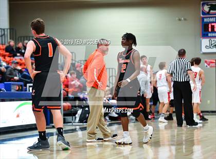 Thumbnail 2 in Atkins vs Lamar photogallery.