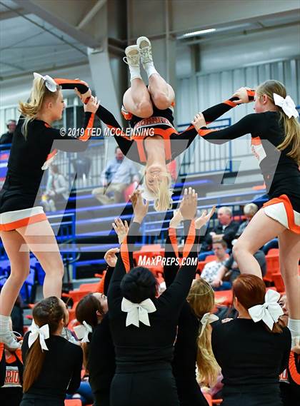 Thumbnail 3 in Atkins vs Lamar photogallery.