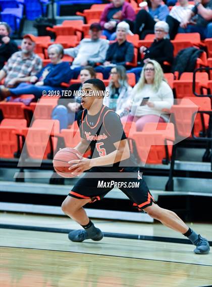 Thumbnail 1 in Atkins vs Lamar photogallery.