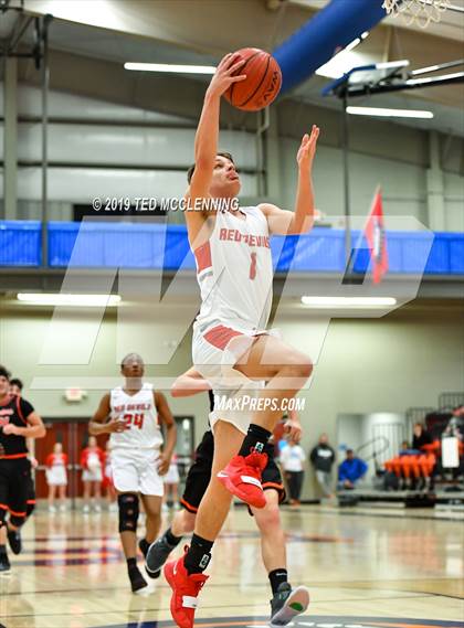 Thumbnail 2 in Atkins vs Lamar photogallery.