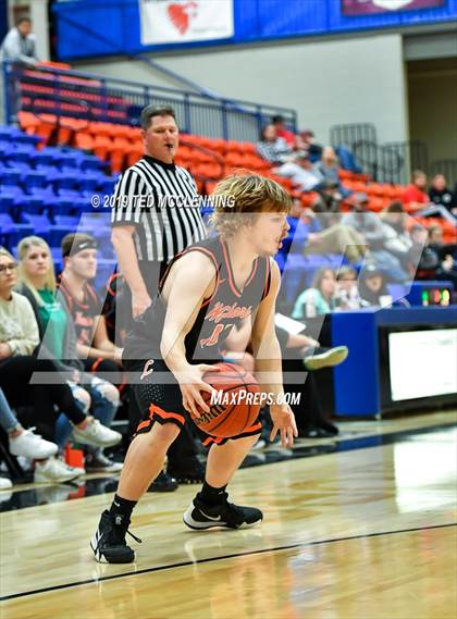 Thumbnail 3 in Atkins vs Lamar photogallery.