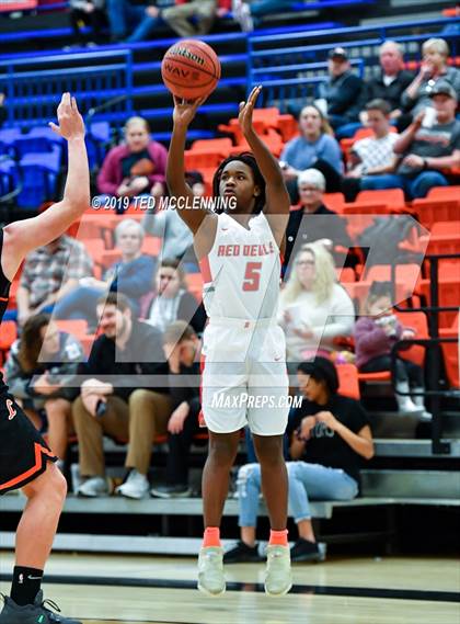 Thumbnail 1 in Atkins vs Lamar photogallery.