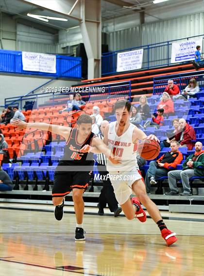 Thumbnail 3 in Atkins vs Lamar photogallery.