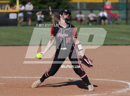 Thumbnail 1 in South Webster vs. Wheelersburg (OHSAA D3 Regional Final) photogallery.