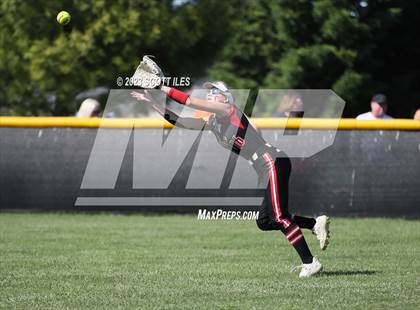 Thumbnail 3 in South Webster vs. Wheelersburg (OHSAA D3 Regional Final) photogallery.