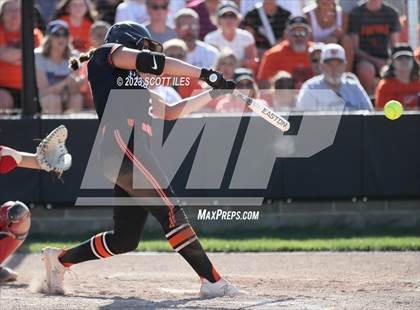 Thumbnail 1 in South Webster vs. Wheelersburg (OHSAA D3 Regional Final) photogallery.