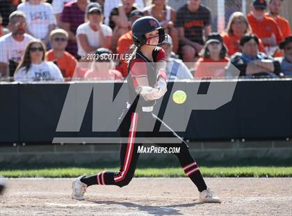 Thumbnail 3 in South Webster vs. Wheelersburg (OHSAA D3 Regional Final) photogallery.