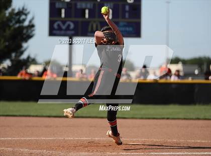 Thumbnail 1 in South Webster vs. Wheelersburg (OHSAA D3 Regional Final) photogallery.
