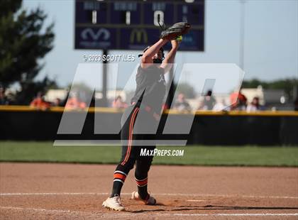 Thumbnail 3 in South Webster vs. Wheelersburg (OHSAA D3 Regional Final) photogallery.