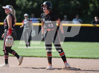 Thumbnail 2 in South Webster vs. Wheelersburg (OHSAA D3 Regional Final) photogallery.
