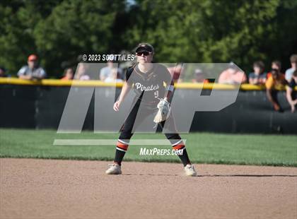 Thumbnail 3 in South Webster vs. Wheelersburg (OHSAA D3 Regional Final) photogallery.