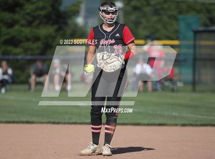 Thumbnail 1 in South Webster vs. Wheelersburg (OHSAA D3 Regional Final) photogallery.