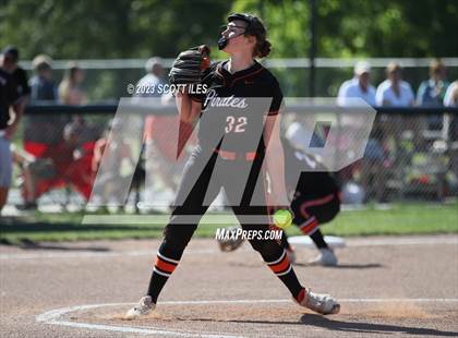 Thumbnail 1 in South Webster vs. Wheelersburg (OHSAA D3 Regional Final) photogallery.