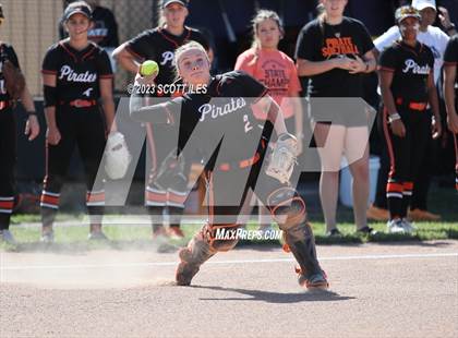 Thumbnail 1 in South Webster vs. Wheelersburg (OHSAA D3 Regional Final) photogallery.