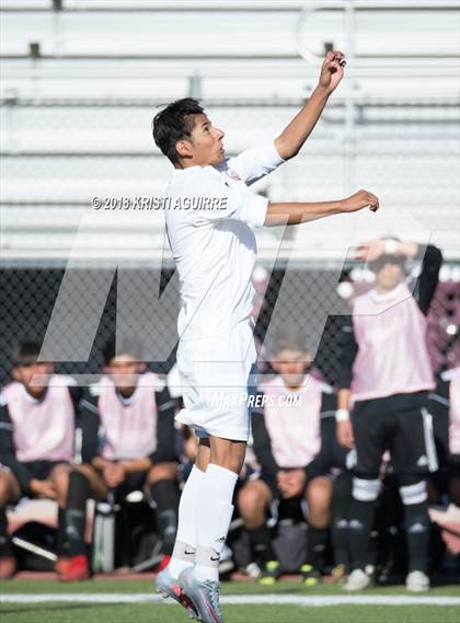 Thumbnail 3 in Hesperia vs Paloma Valley (CIF SS D5 Round 1 Playoff) photogallery.