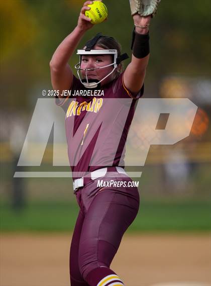 Thumbnail 1 in Windsor vs. Roosevelt (CHSAA 4A First Round) photogallery.