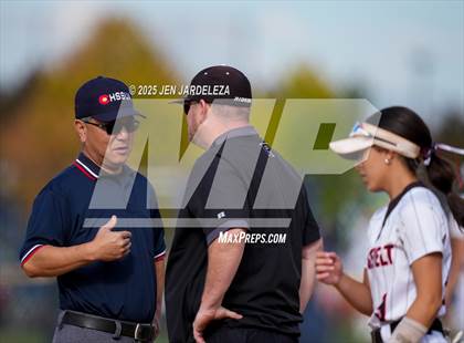 Thumbnail 1 in Windsor vs. Roosevelt (CHSAA 4A First Round) photogallery.