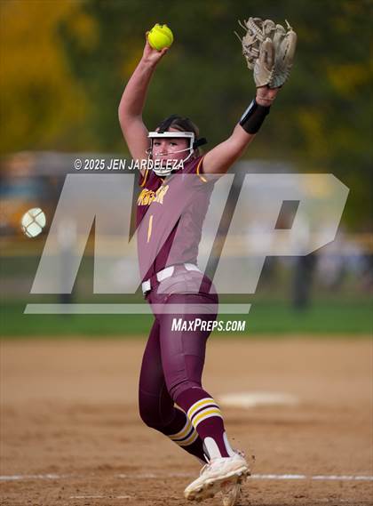 Thumbnail 1 in Windsor vs. Roosevelt (CHSAA 4A First Round) photogallery.