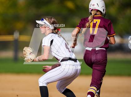 Thumbnail 1 in Windsor vs. Roosevelt (CHSAA 4A First Round) photogallery.