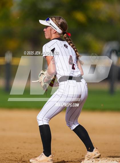 Thumbnail 2 in Windsor vs. Roosevelt (CHSAA 4A First Round) photogallery.