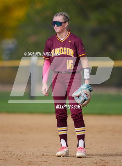 Thumbnail 2 in Windsor vs. Roosevelt (CHSAA 4A First Round) photogallery.