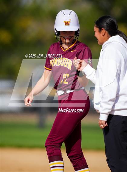 Thumbnail 1 in Windsor vs. Roosevelt (CHSAA 4A First Round) photogallery.