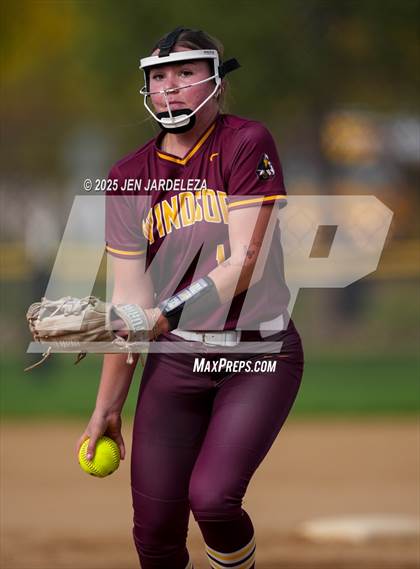 Thumbnail 2 in Windsor vs. Roosevelt (CHSAA 4A First Round) photogallery.