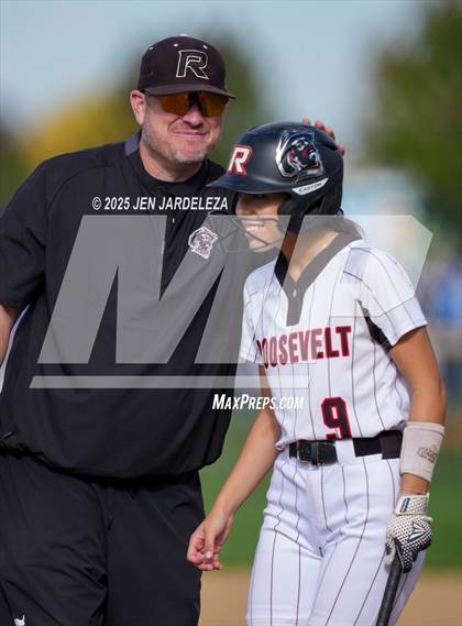 Thumbnail 2 in Windsor vs. Roosevelt (CHSAA 4A First Round) photogallery.