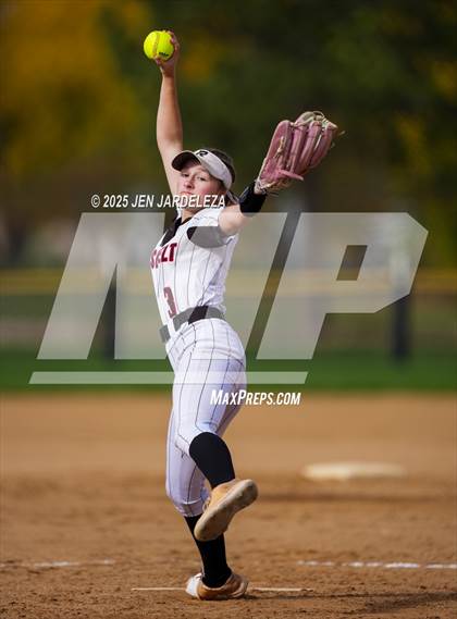 Thumbnail 3 in Windsor vs. Roosevelt (CHSAA 4A First Round) photogallery.