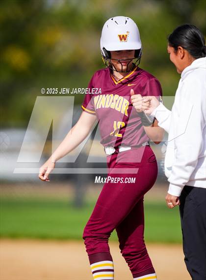 Thumbnail 3 in Windsor vs. Roosevelt (CHSAA 4A First Round) photogallery.