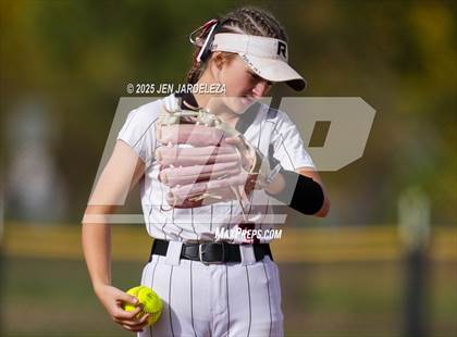 Thumbnail 1 in Windsor vs. Roosevelt (CHSAA 4A First Round) photogallery.