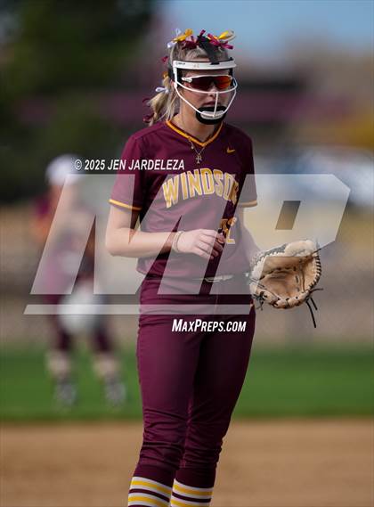 Thumbnail 3 in Windsor vs. Roosevelt (CHSAA 4A First Round) photogallery.