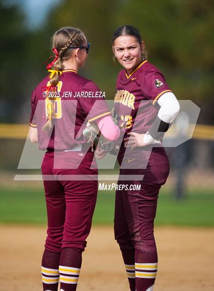 Thumbnail 1 in Windsor vs. Roosevelt (CHSAA 4A First Round) photogallery.