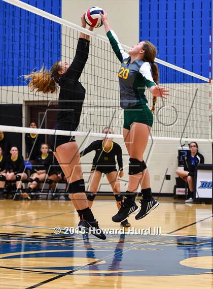 Thumbnail 2 in Fossil Ridge vs Santa Fe (Northwest ISD Classic) photogallery.