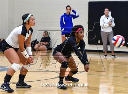 Thumbnail 1 in Fossil Ridge vs Santa Fe (Northwest ISD Classic) photogallery.