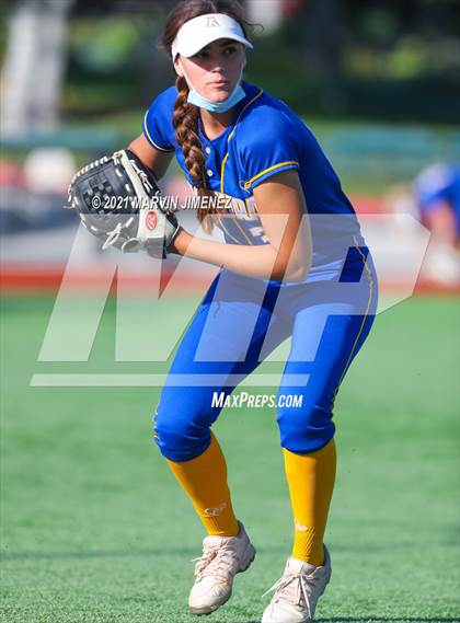 Thumbnail 2 in Oaks Christian vs Agoura photogallery.