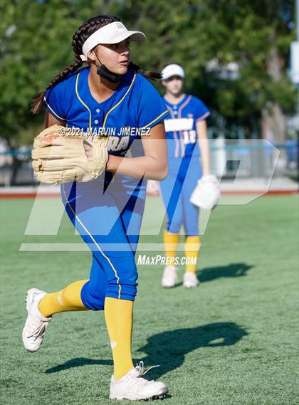 Thumbnail 1 in Oaks Christian vs Agoura photogallery.
