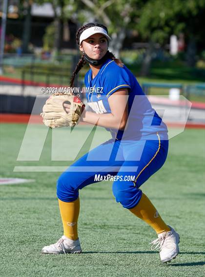 Thumbnail 2 in Oaks Christian vs Agoura photogallery.