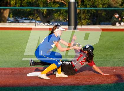 Thumbnail 2 in Oaks Christian vs Agoura photogallery.