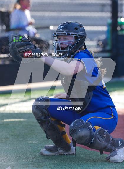 Thumbnail 2 in Oaks Christian vs Agoura photogallery.